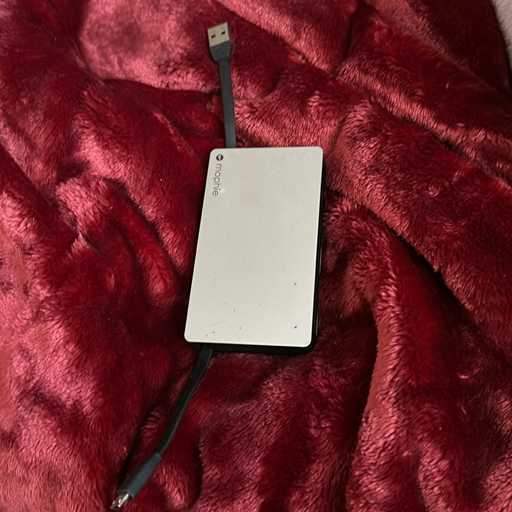 Mophie // portable charger silver - black